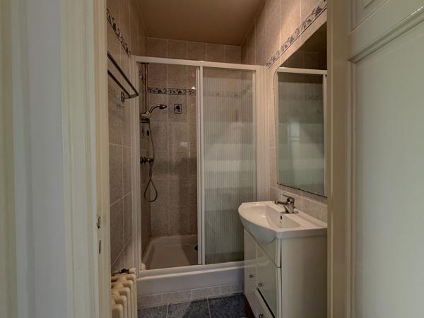 Pujols (47300) PUJOLS, MAISON SUR 2 NIVEAUX D'ENVIRON 225 M², 6 CHAMBRES SUR 2 459M² DE TERRAIN