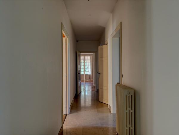 Pujols (47300) PUJOLS, MAISON SUR 2 NIVEAUX D'ENVIRON 225 M², 6 CHAMBRES SUR 2 459M² DE TERRAIN