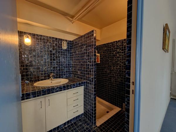 Pujols (47300) PUJOLS, MAISON SUR 2 NIVEAUX D'ENVIRON 225 M², 6 CHAMBRES SUR 2 459M² DE TERRAIN