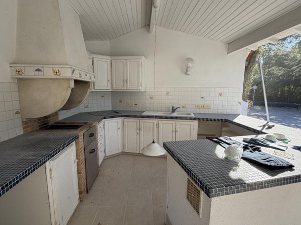 Pujols (47300) PUJOLS, MAISON SUR 2 NIVEAUX D'ENVIRON 225 M², 6 CHAMBRES SUR 2 459M² DE TERRAIN