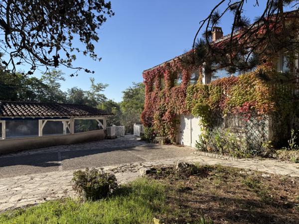 Pujols (47300) PUJOLS, MAISON SUR 2 NIVEAUX D'ENVIRON 225 M², 6 CHAMBRES SUR 2 459M² DE TERRAIN