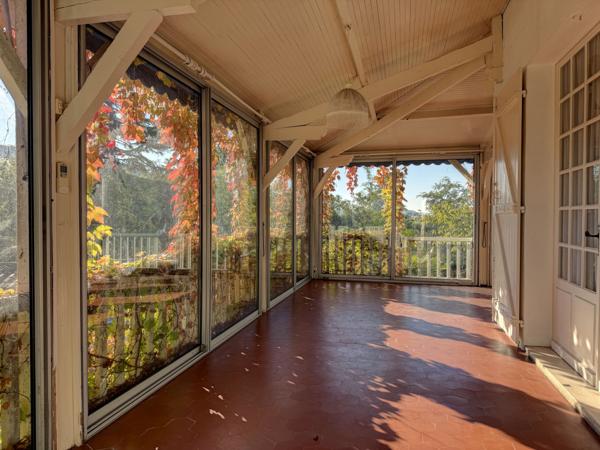 Pujols (47300) PUJOLS, MAISON SUR 2 NIVEAUX D'ENVIRON 225 M², 6 CHAMBRES SUR 2 459M² DE TERRAIN