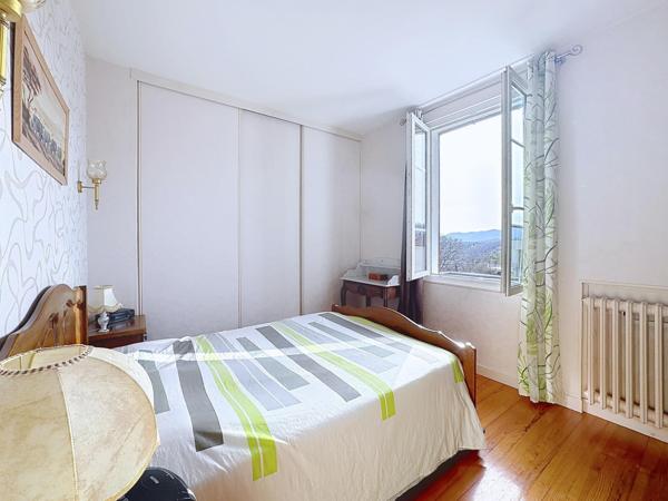 Maison au calme, vue montagnes, secteur résidentiel