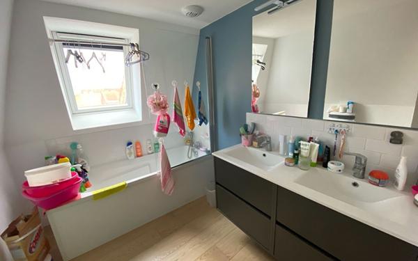 Appartement à louer    4 pièces •  La Chapelle-d'Armentières