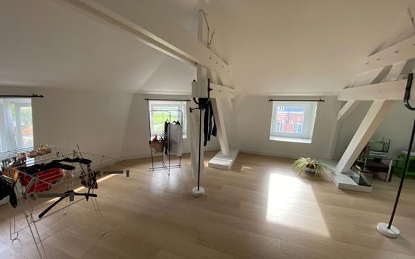 Appartement à louer    4 pièces •  La Chapelle-d'Armentières