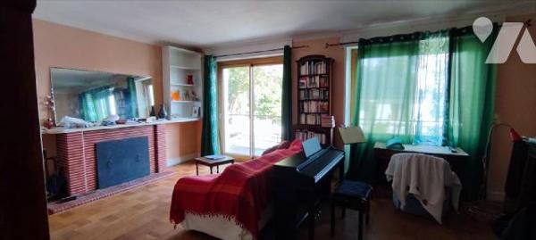 REDON CENTRE-GARE - 143/198M - A proximité écoles et commodités, Maison indépendante de 239 m²,...