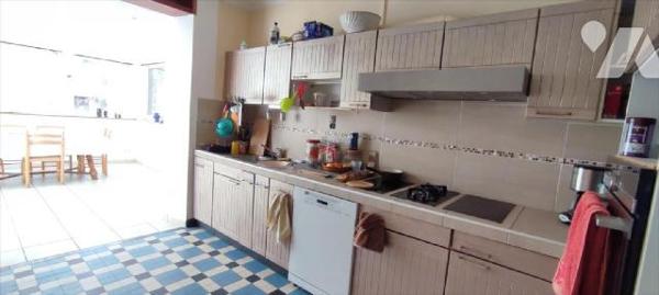 REDON CENTRE-GARE - 143/198M - A proximité écoles et commodités, Maison indépendante de 239 m²,...