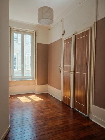 Appartement T2 ancien hypercentre avec balcon