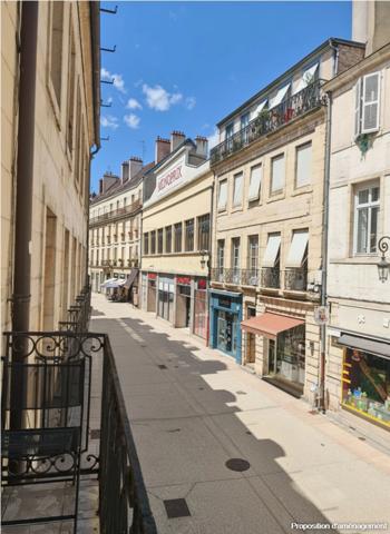 Appartement T2 ancien hypercentre avec balcon