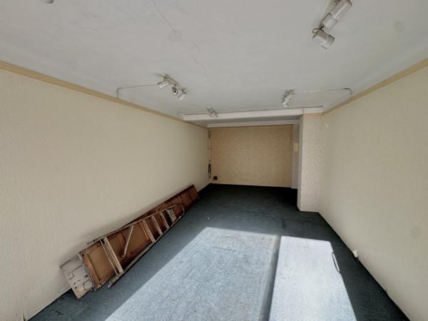 Marseille (13005) Garage / Local - 25m2 - Rue Saint Pierre