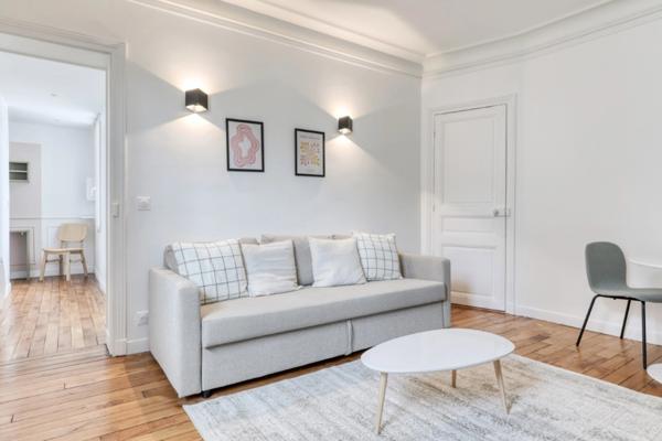 Dpt Paris (75), à vendre PARIS 9EME ARRONDISSEMENT appartement T2