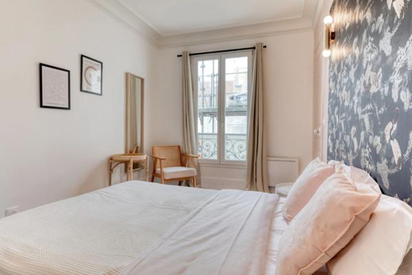 Dpt Paris (75), à vendre PARIS 9EME ARRONDISSEMENT appartement T2