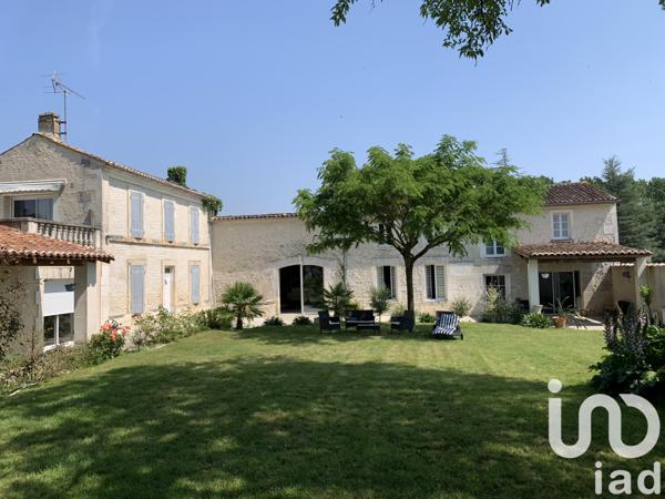 Maison à vendre 13 pièces 333 m² Bourg-Charente