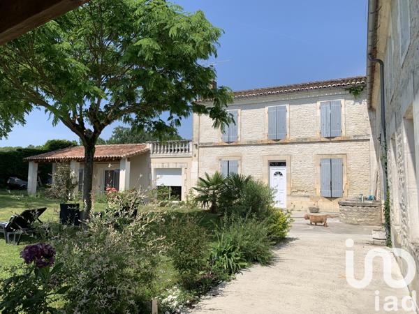 Maison à vendre 13 pièces 333 m² Bourg-Charente