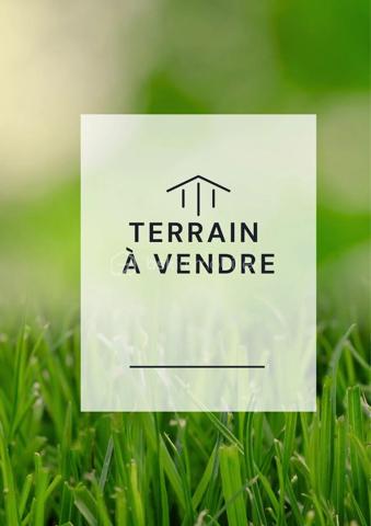 A vendre, terrain constructible viabilisé de 452 m² situé dans un lotissement calme et agréable proche sur bourg de Saint Vincent de Tyrosse.
Le terrain est entièrement  viabilisé (eau, électricité, télécommunications et tout-à-l'égout) et libre de constructeur pour un projet de maison individuelle.
La parcelle est partiellement clôturée par un muret  et bénéficie d'un jardin exposé plein sud, idéal pour profiter d'un ensoleillement optimal tout au long de la journée.
Ne manquez pas cette opportunité.
