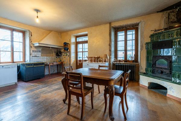 Vente
                Maison170 m² - 5 Pièces -
                    MONNETIER MORNEX (74560)