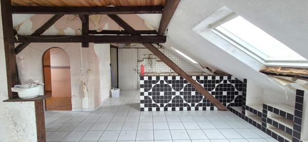 Maison 6 pièces avec grange et cave – Fort potentiel