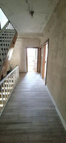 Maison 6 pièces avec grange et cave – Fort potentiel