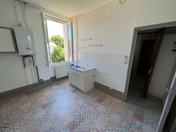 IMMEUBLE DE RAPPORT de 6 LOGEMENTS T2