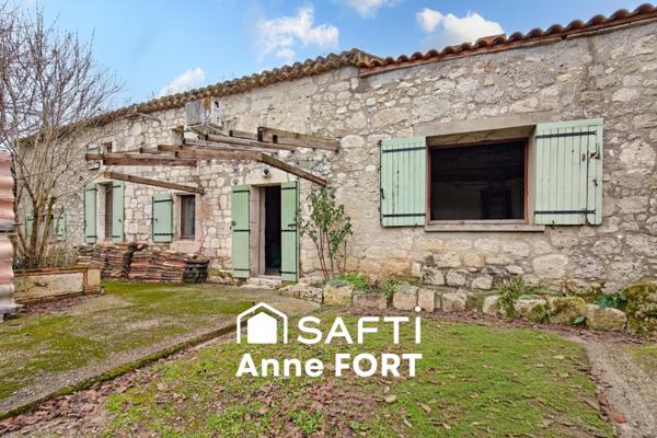 Maison en pierre en hameau, à rénover avec beau potentiel