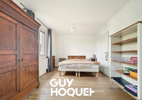 Villa 4 Chs + Bureau et Double Garage avec 600 m² de terrain environ - 71850 CHARNAY LES MACON