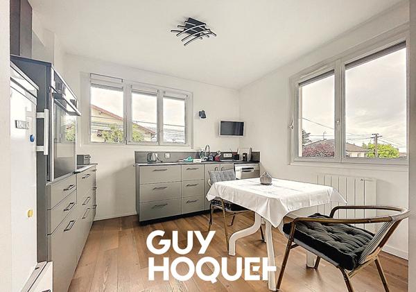 Villa 4 Chs + Bureau et Double Garage avec 600 m² de terrain environ - 71850 CHARNAY LES MACON