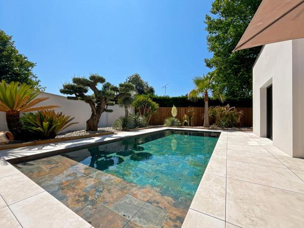 Maison Saint Jean D Illac 5 pièce(s) 210 m2