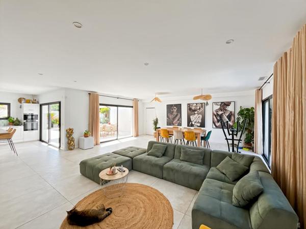 Maison Saint Jean D Illac 5 pièce(s) 210 m2