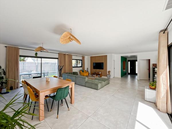 Maison Saint Jean D Illac 5 pièce(s) 210 m2