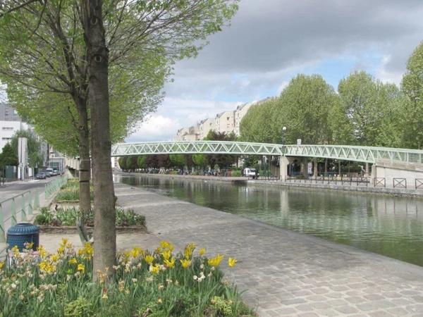 Vente                                                      Appartement
                        
                     3 pièces                      62 m2                     à Pantin