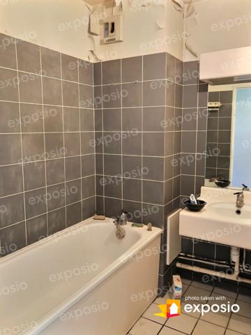 Vente                                                      Appartement
                        
                     3 pièces                      62 m2                     à Pantin