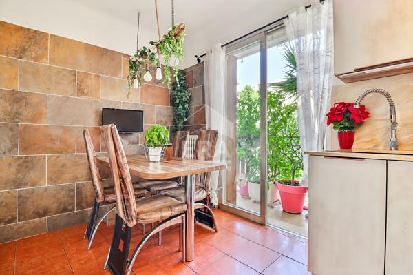 EN EXCLUSIVITÉ - joli T4 À VENDRE - Secteur Palais Longchamps à Marseille