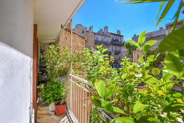 EN EXCLUSIVITÉ - joli T4 À VENDRE - Secteur Palais Longchamps à Marseille