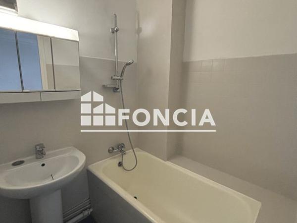 Location Appartement 3 pièces 74.43 m² - 10 RUE CLAUDE MATRAT Issy Les Moulineaux 92130