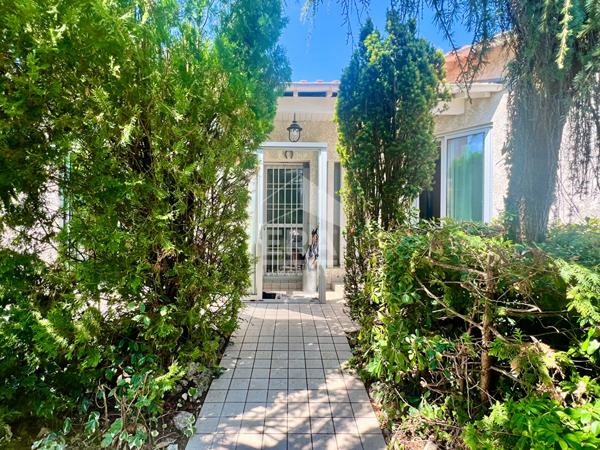 MAISON D'ARCHITECTE A VAUX SUR MER - A PROXIMITE DES COMMERCES ET DES PLAGES