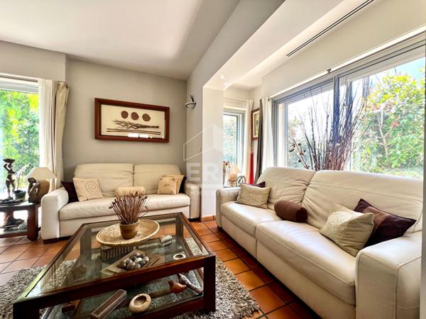 MAISON D'ARCHITECTE A VAUX SUR MER - A PROXIMITE DES COMMERCES ET DES PLAGES