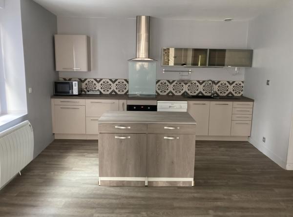 Appartement à louer 582 € CC ARNAC POMPADOUR 4 p 94 m² DPE D
