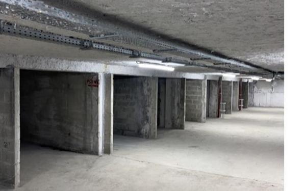 Stationnement à vendre    Grigny