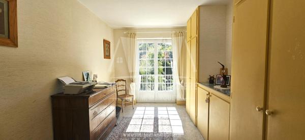 MAGNAC-SUR-TOUVRE - MAISON EN PIERRES SUR 2 NIVEAUX AVEC PISCINE, TERRASSE, GARAGE ET TERRAIN DE 16 541 m²