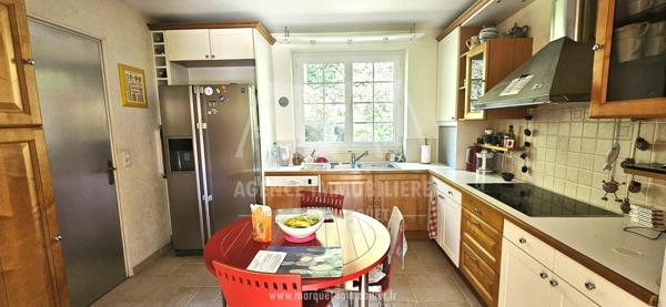 MAGNAC-SUR-TOUVRE - MAISON EN PIERRES SUR 2 NIVEAUX AVEC PISCINE, TERRASSE, GARAGE ET TERRAIN DE 16 541 m²