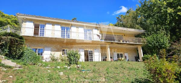 MAGNAC-SUR-TOUVRE - MAISON EN PIERRES SUR 2 NIVEAUX AVEC PISCINE, TERRASSE, GARAGE ET TERRAIN DE 16 541 m²