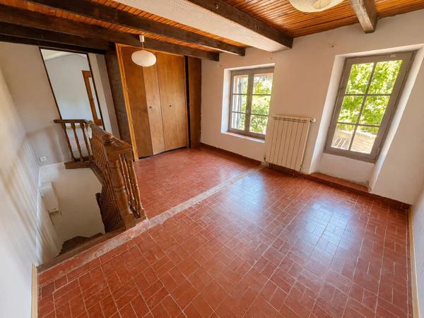 Vente                                                      Maison
                        
                     4 pièces                                         à Gonfaron
