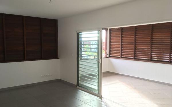 Appartement à vendre    3 pièces •  Cayenne
