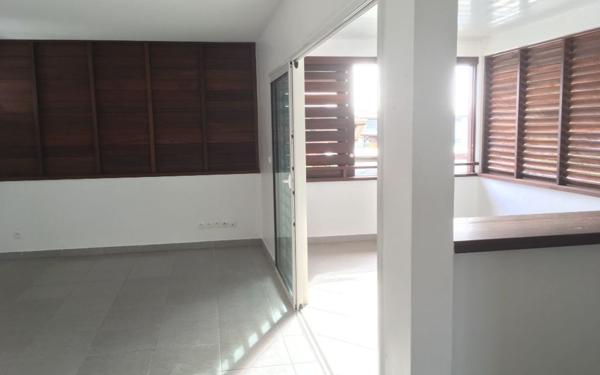 Appartement à vendre    3 pièces •  Cayenne