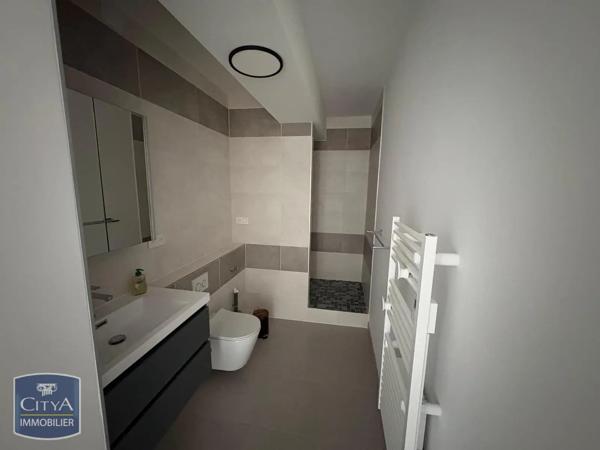 Appartement à louer 2 pièces 46.2m² Angoulême (16000)