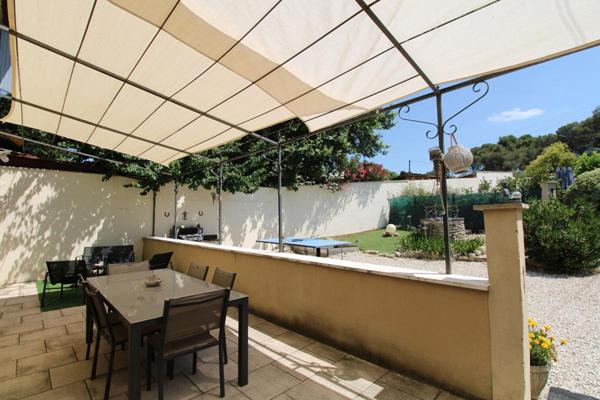 13210 St-Rémy - Mas en pierre 145 m² + gîte 70 m² - Piscine 8X4 - grand terrain