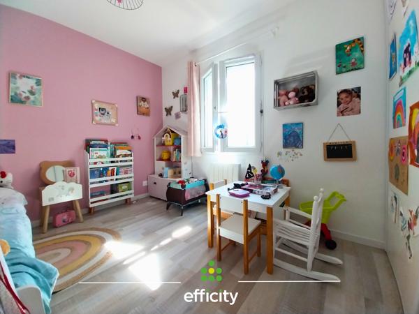Maison
         4 pièces
        - 93 m²