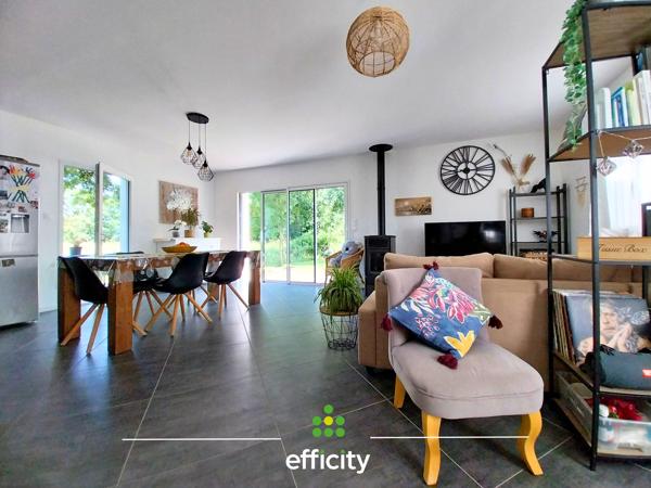 Maison
         4 pièces
        - 93 m²
