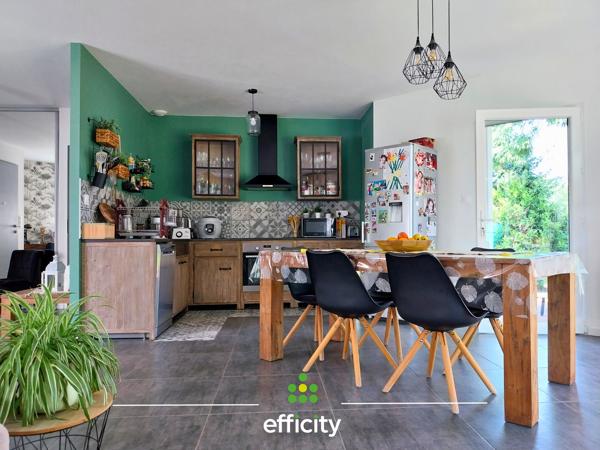 Maison
         4 pièces
        - 93 m²