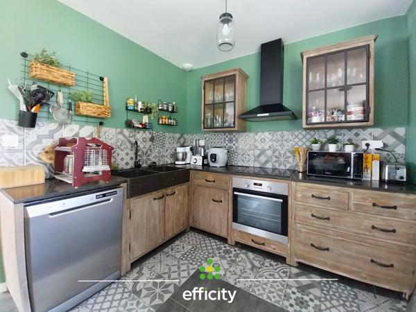 Maison
         4 pièces
        - 93 m²